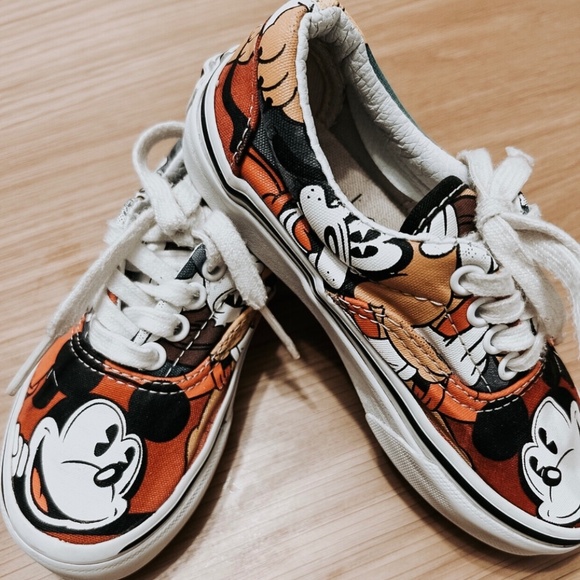 Mickey Mouse x Vans - Picture 1 of 1